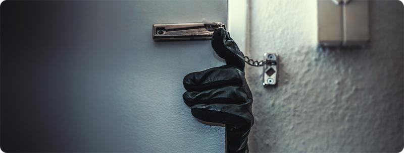  kẻ trộm đột nhập