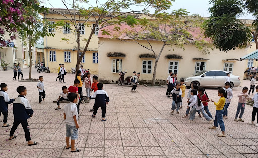 Chuông reo đúng giờ vào lớp, ra chơi
