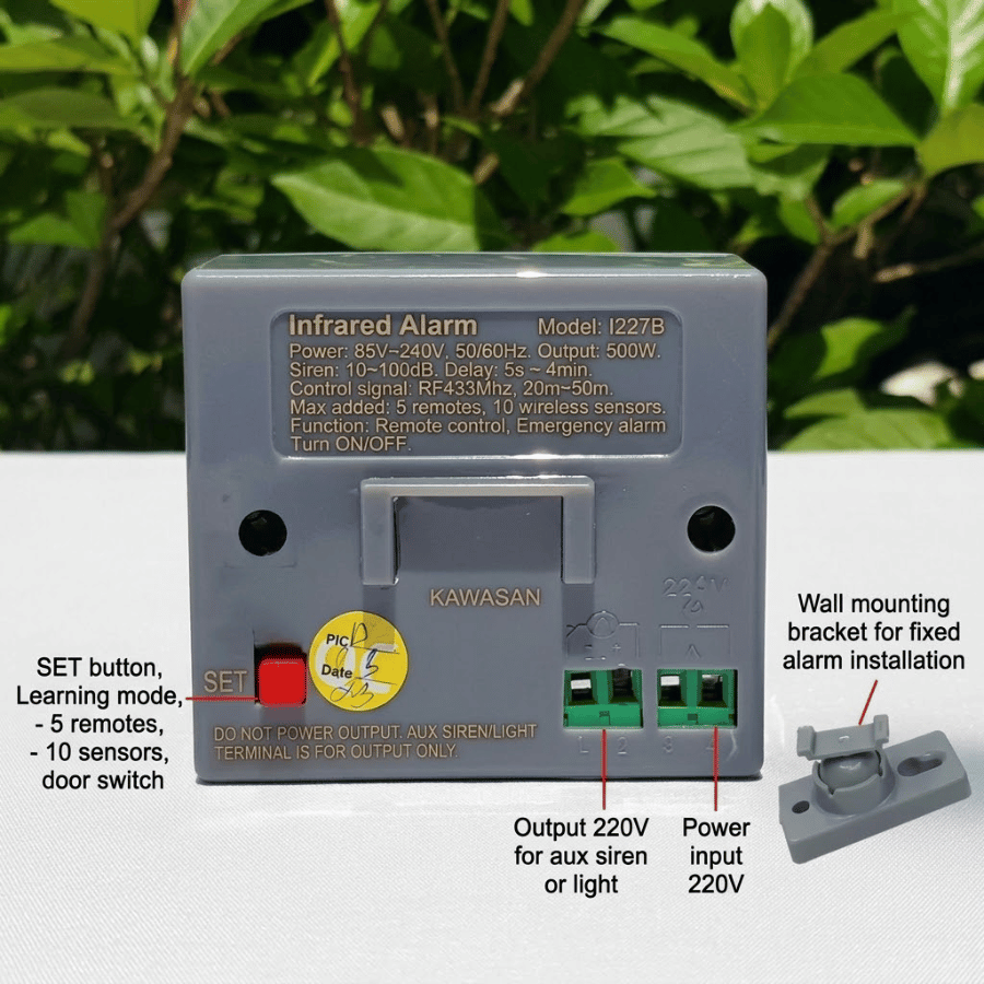 Mặt sau có thêm ngõ ra đèn phụ và còi 220V Mặt sau có thêm ngõ ra đèn phụ và còi 220V